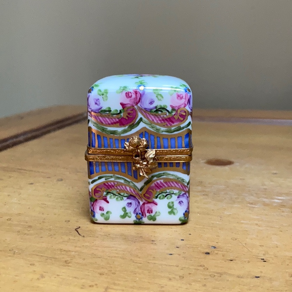 Limoges France Peint Main Trinket Box